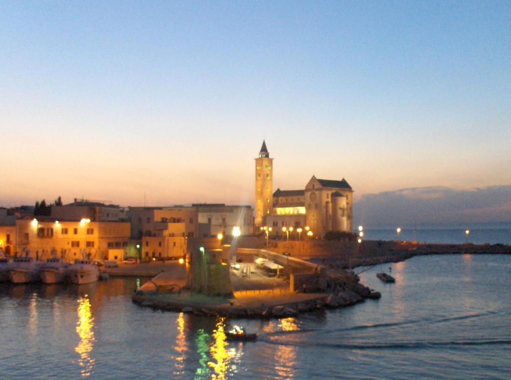 Travel And Living Hotel Trani Kültér fotó